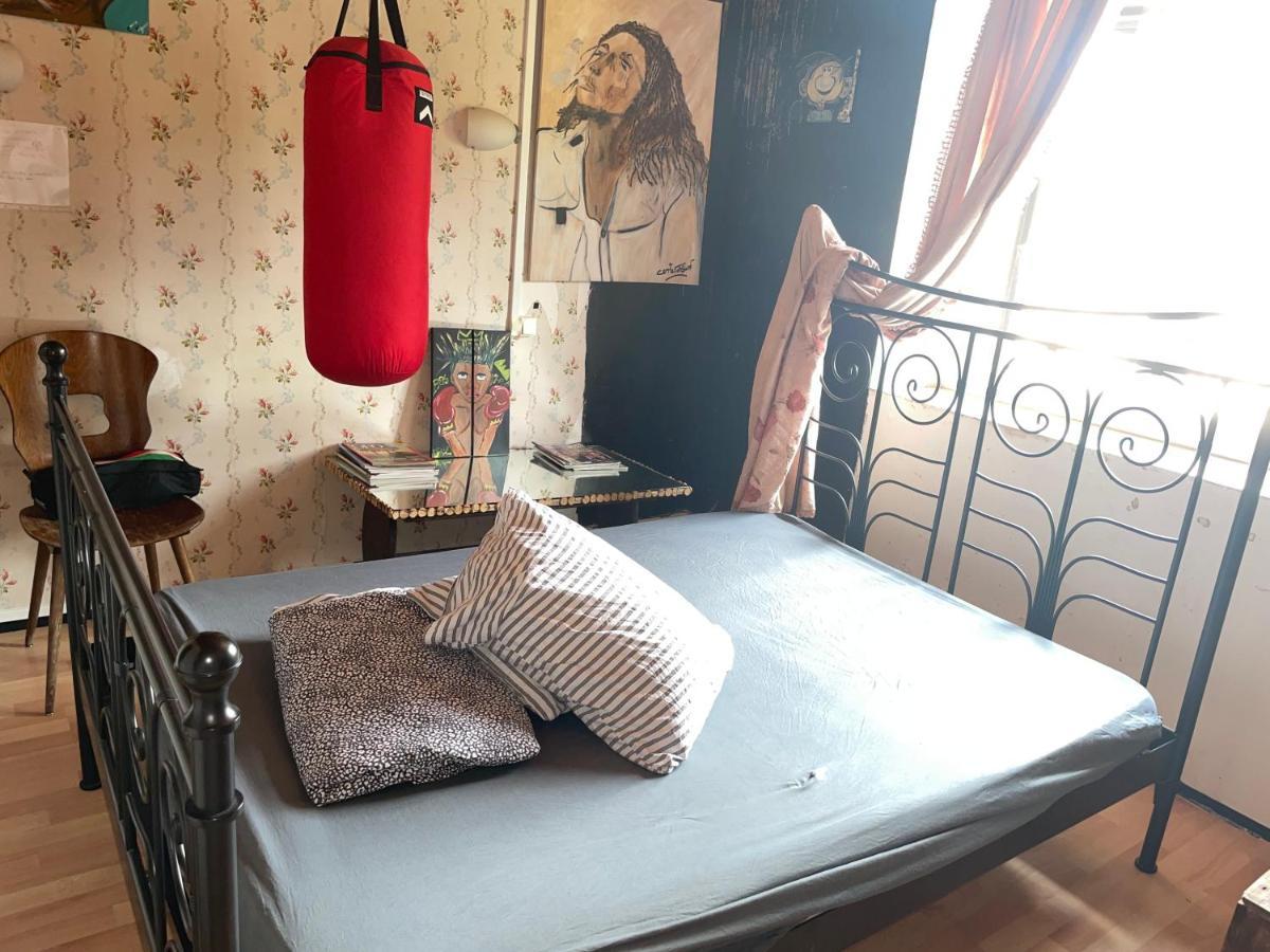 Les Toiles Filantes Hostel Empurany Luaran gambar